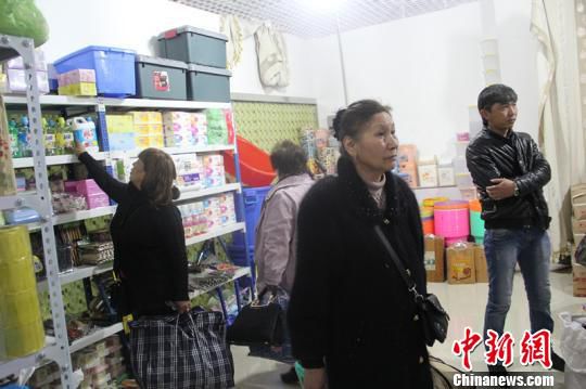 新疆霍爾果斯特區貿易額激增中國商品走俏中亞(圖)