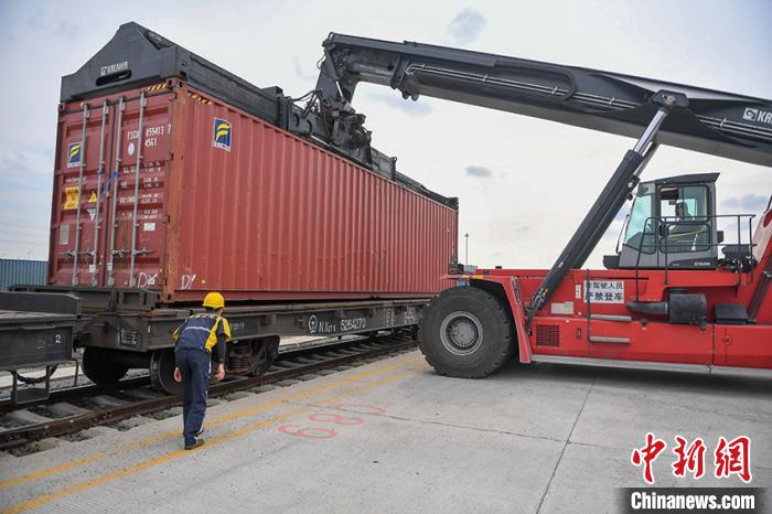 䏿¬§ç?å??ï¼?é?¿æ»¡æ¬§ï¼?æ?°å¹´é¦?å??